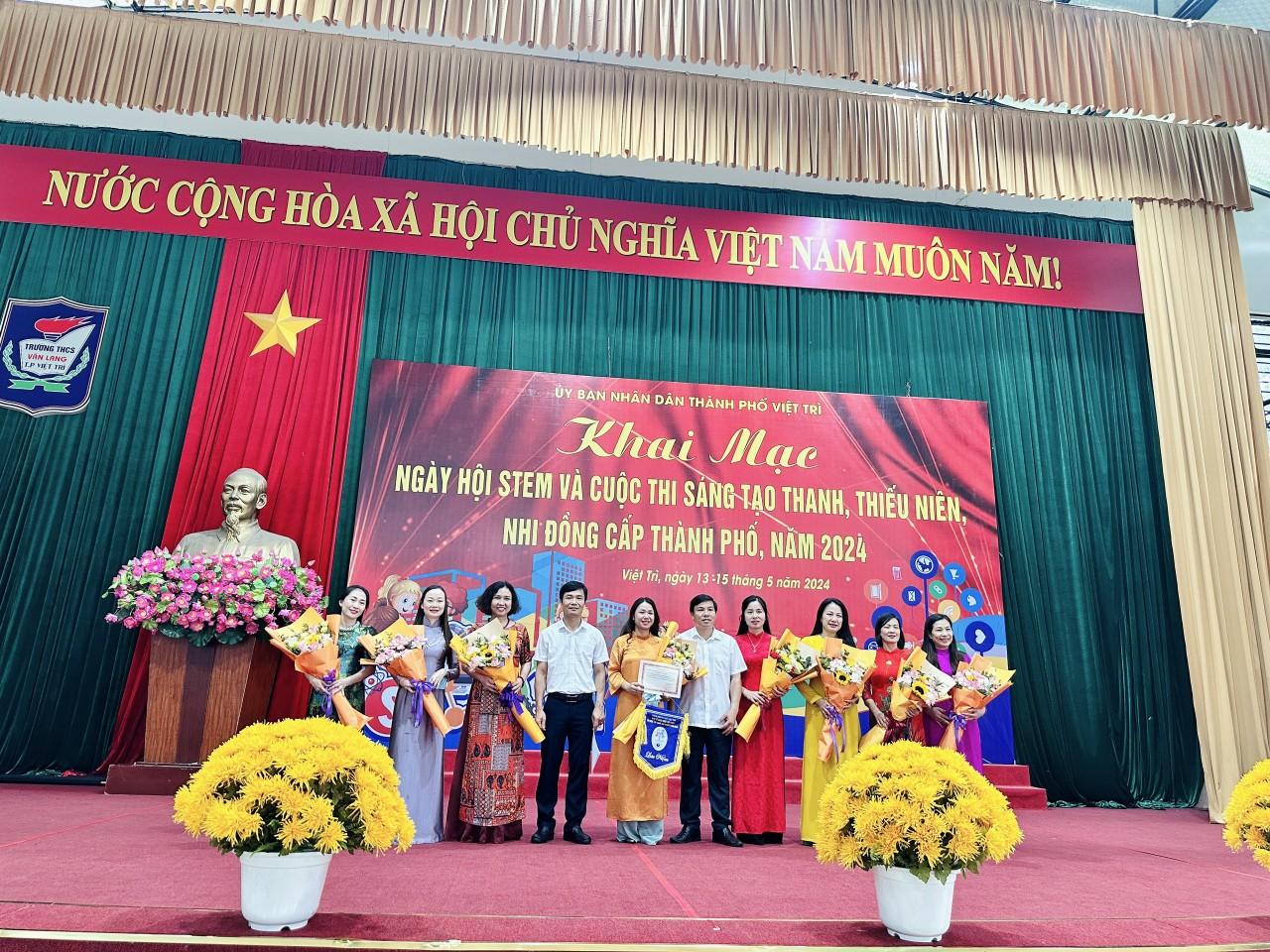 0a5282d9776dd6338f7c274(1)